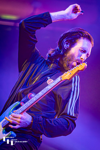Laurence Jones on guitar & vocals