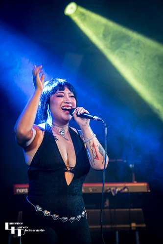 Belly Rachel on vocals & guitar