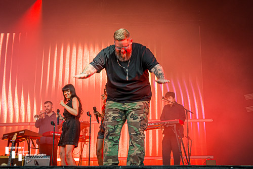 Rag 'n' Bone Man (aka Rory Graham) on vocals