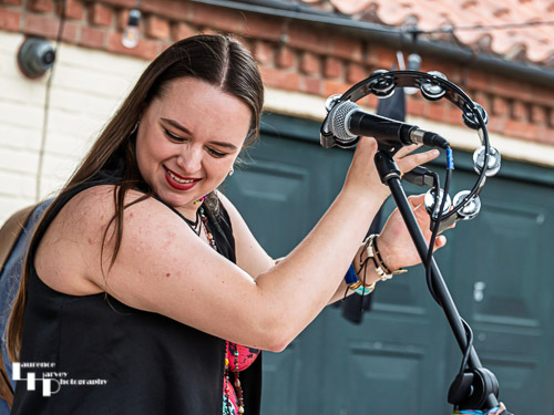 Gemma Elmes on vocals & tambourine