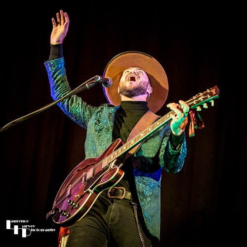 Thomas Heppell on vocals & guitar