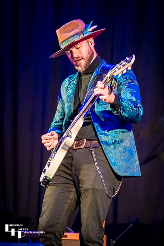 Thomas Heppell on vocals & guitar