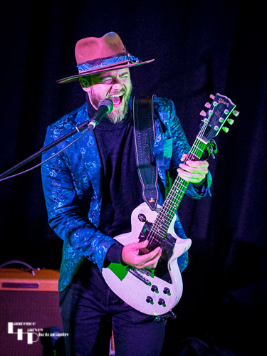 Thomas Heppell on vocals & guitar