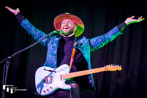 Thomas Heppell on vocals & guitar