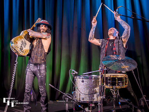 Troy Redfern on vocals & guitar, Nicky Waters on drums