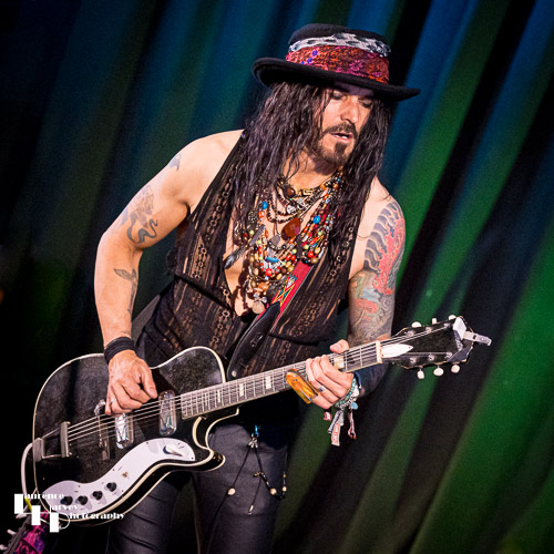 Troy Redfern on vocals & guitar