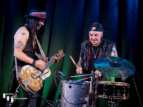 Troy Redfern on vocals & guitar, Nicky Waters on drums