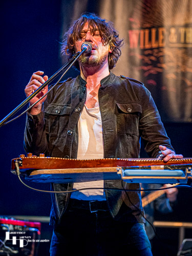 Wille Edwards on lap steel & vocals