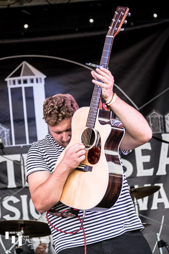 Joe Sherwood on vocals & guitar