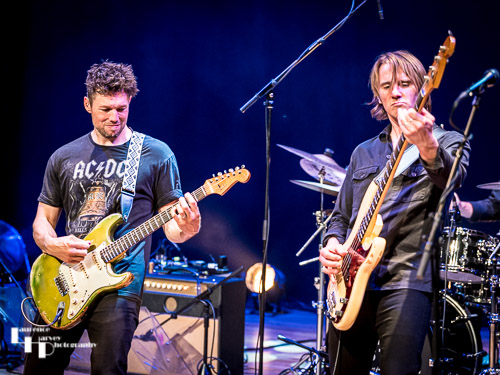 Aynsley Lister on guitar, Johnny Holiday on bass