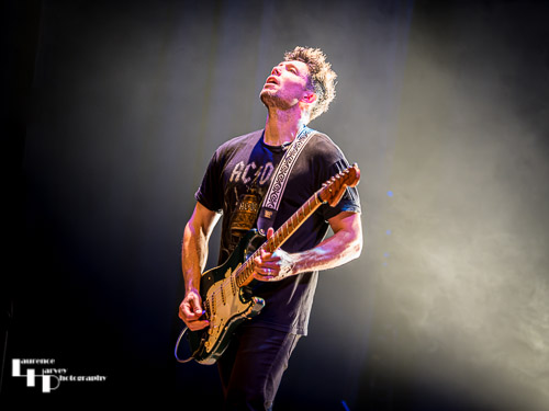 Aynsley Lister on vocals & guitar