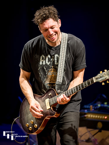 Aynsley Lister on vocals & guitar