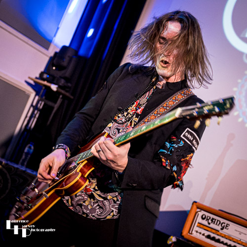 Neil Murdoch on guitar & vocals