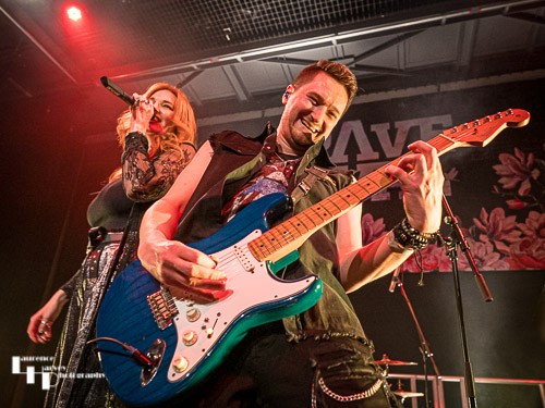 Lindsey Bonnick on vocals, Ed Clarke on guitar