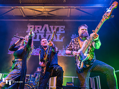 Lindsey Bonnick on vocals, Ed Clarke on guitar, Billy Dedman on bass