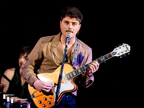 Marco Cinelli on guitar & vocals