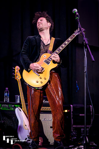 Jorma Gasperi on guitar & vocals