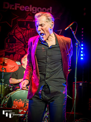 Robert Kane on vocals