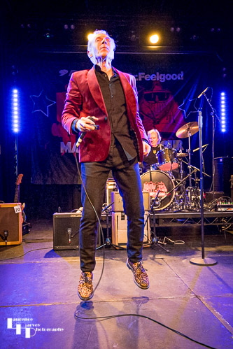 Robert Kane on vocals