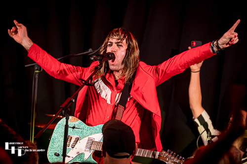 Tom Shemerr on guitar