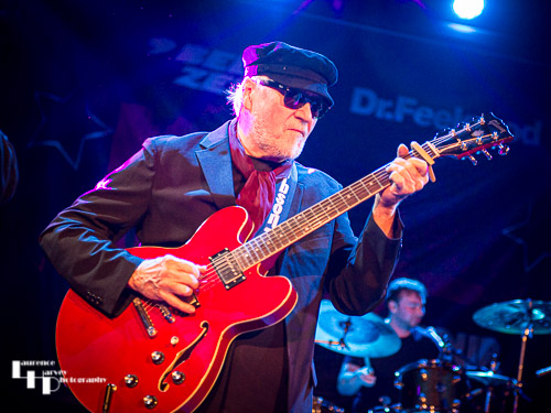 Dennis Greaves on vocals & guitar