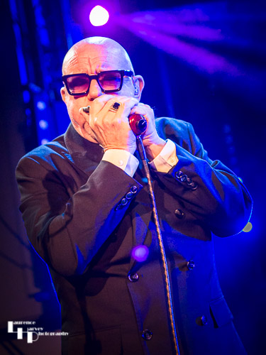 Mark Feltham on vocals & harmonica