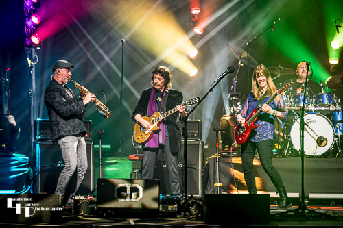 Steve Hackett & Amanda Lehmann on guitar, Rob Townsend on clarinet