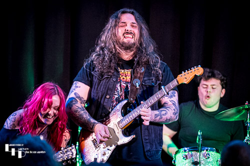 Steph Ashcroft on vocals & guitar, Aiden Pryor on guitar