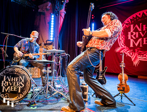 Aaron Bond & James Fox on guitars