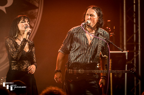 Grace Bond on vocals, Aaron Bond on guitar & vocals