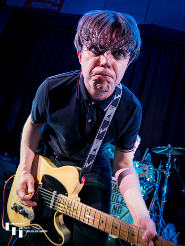 Zac Schulze on vocals & guitar