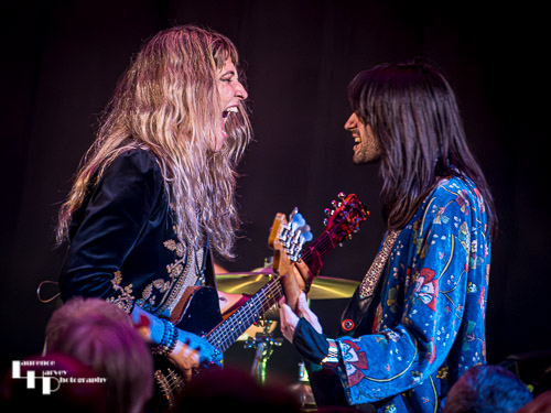 Lee-la Baum on vocals & guitar, PY Letellier on bass