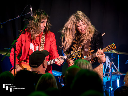 Lee-la Baum on vocals & guitar, Tom Shemerr on guitar