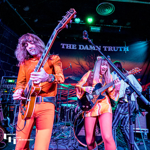 Lee-la Baum & Tom Shemerr on guitar & vocals