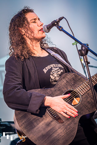 Crying In Colour: Cara Knox on vocals & guitar