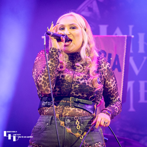 Georgia Nevada on vocals