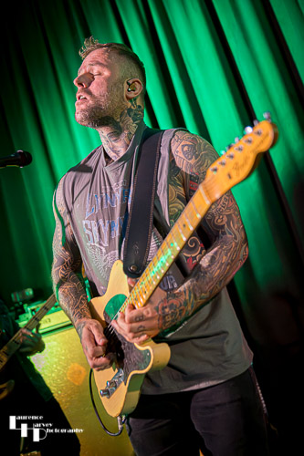 Kris Barras on guitar & vocals