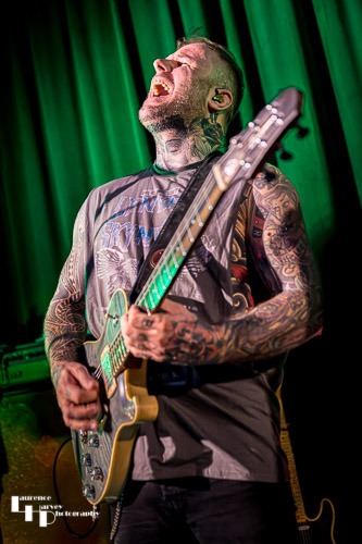 Kris Barras on guitar & vocals