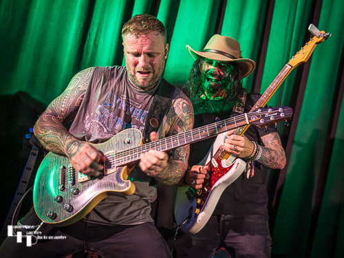 Kris Barras & guest Troy Redfern on guitars