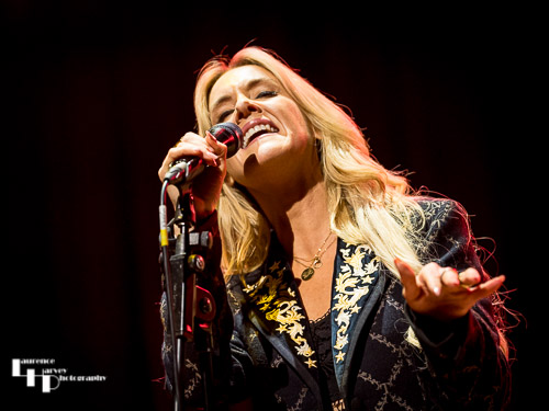 Laura Evans on vocals