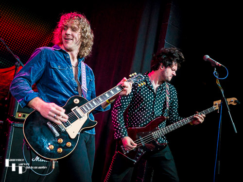 Alex Bender on guitar, Bo Howard on bass