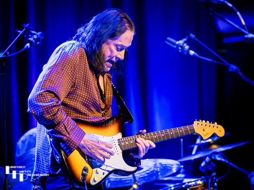 Robben Ford on guitar & vocals