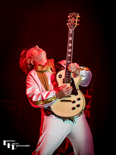 'Bjorn' (Julian Dodd) on guitar