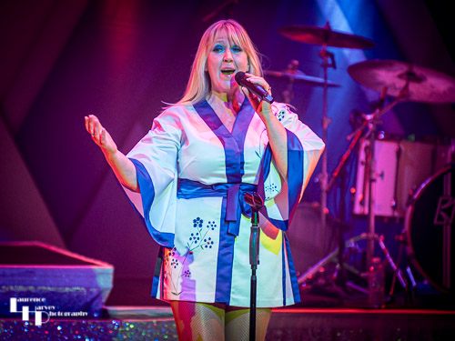 'Agnetha' on vocals