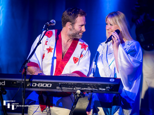 'Agnetha' on vocals, 'Benny' on keys