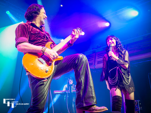 Grace Bond on vocals, Aaron Bond on guitar & vocals