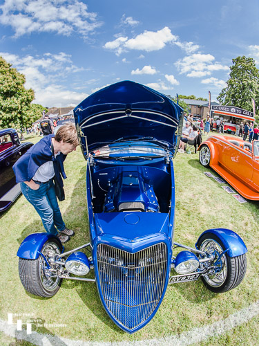 Blue car, reg SV8383