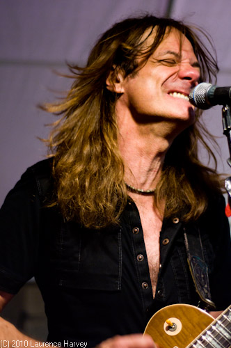 Larry Miller, guitar