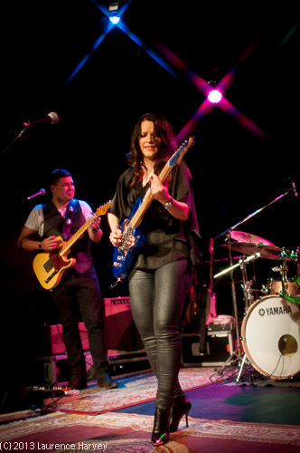 Erja Lyytinen on guitar & vocals