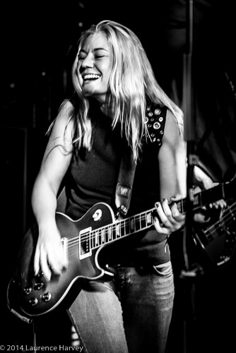 Joanne Shaw Taylor on guitar & vocals